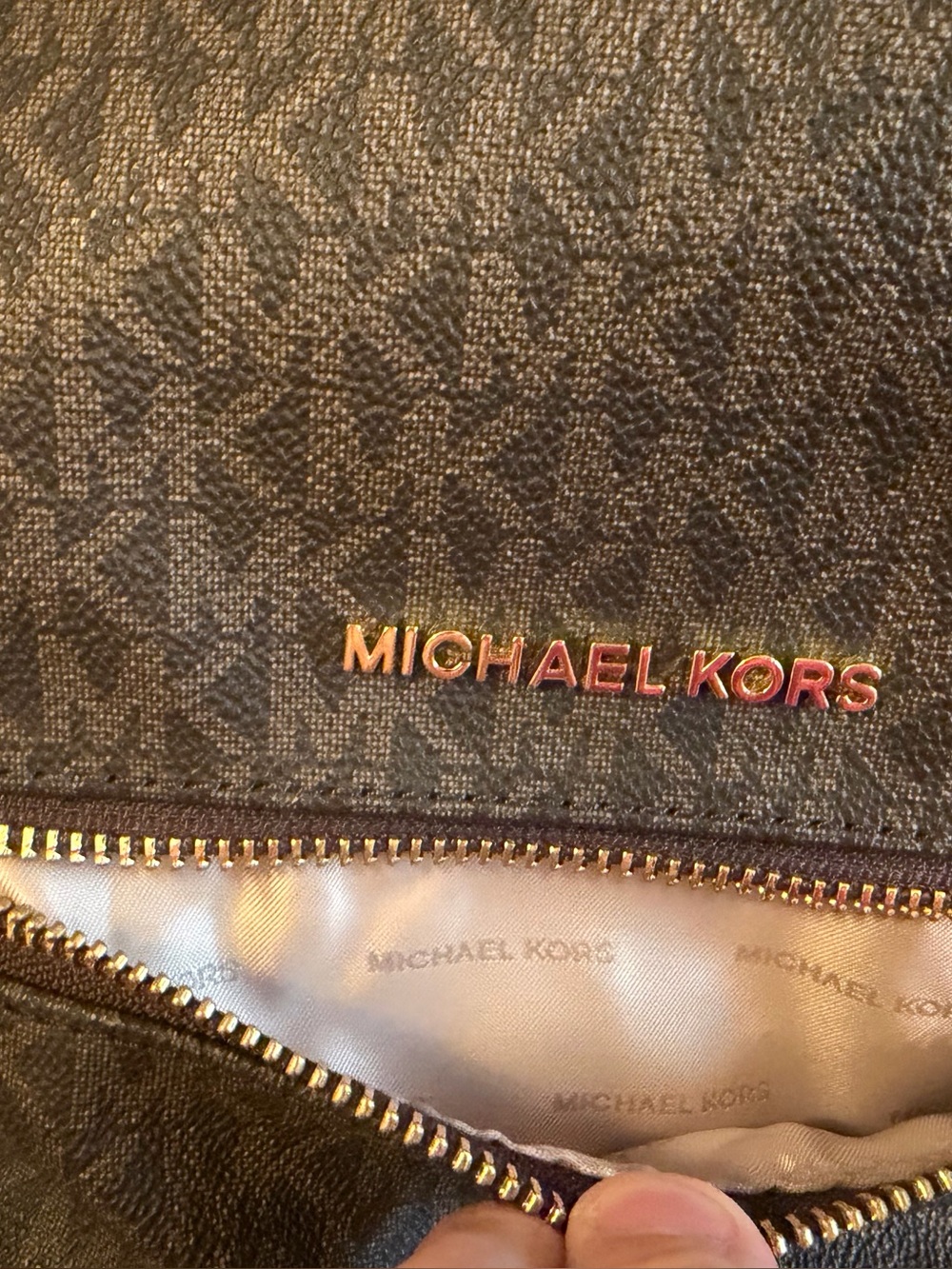 NWT Michael Kors Rhea Zip Medium Signature Backpack Handbag Natural Brown - Picture 3 of 13